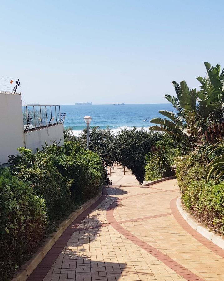 9 Ipanema Umhlanga 5 Sleeper Garden Unit Next To The Oyster Box Hotel Durban Exterior photo