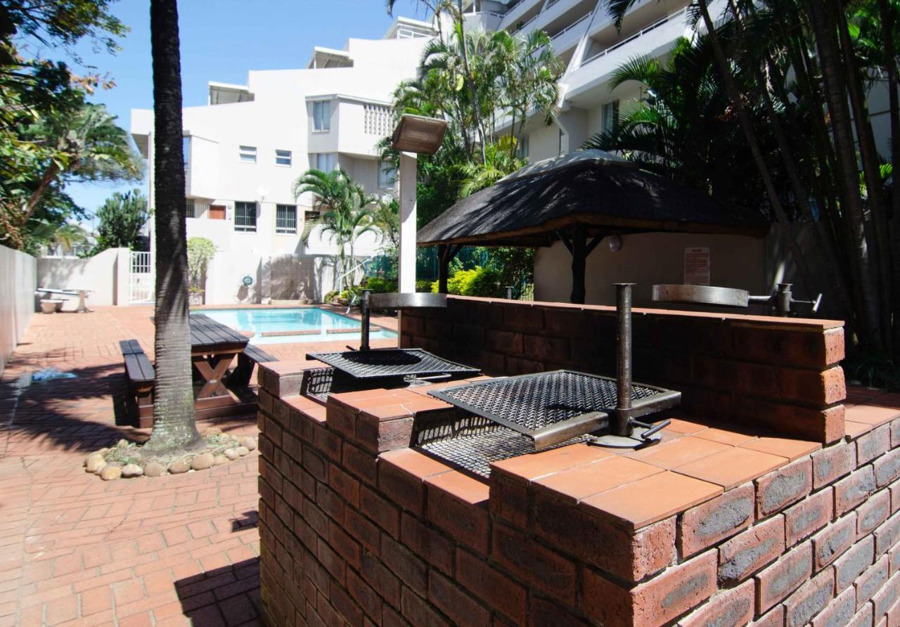 9 Ipanema Umhlanga 5 Sleeper Garden Unit Next To The Oyster Box Hotel Durban Exterior photo