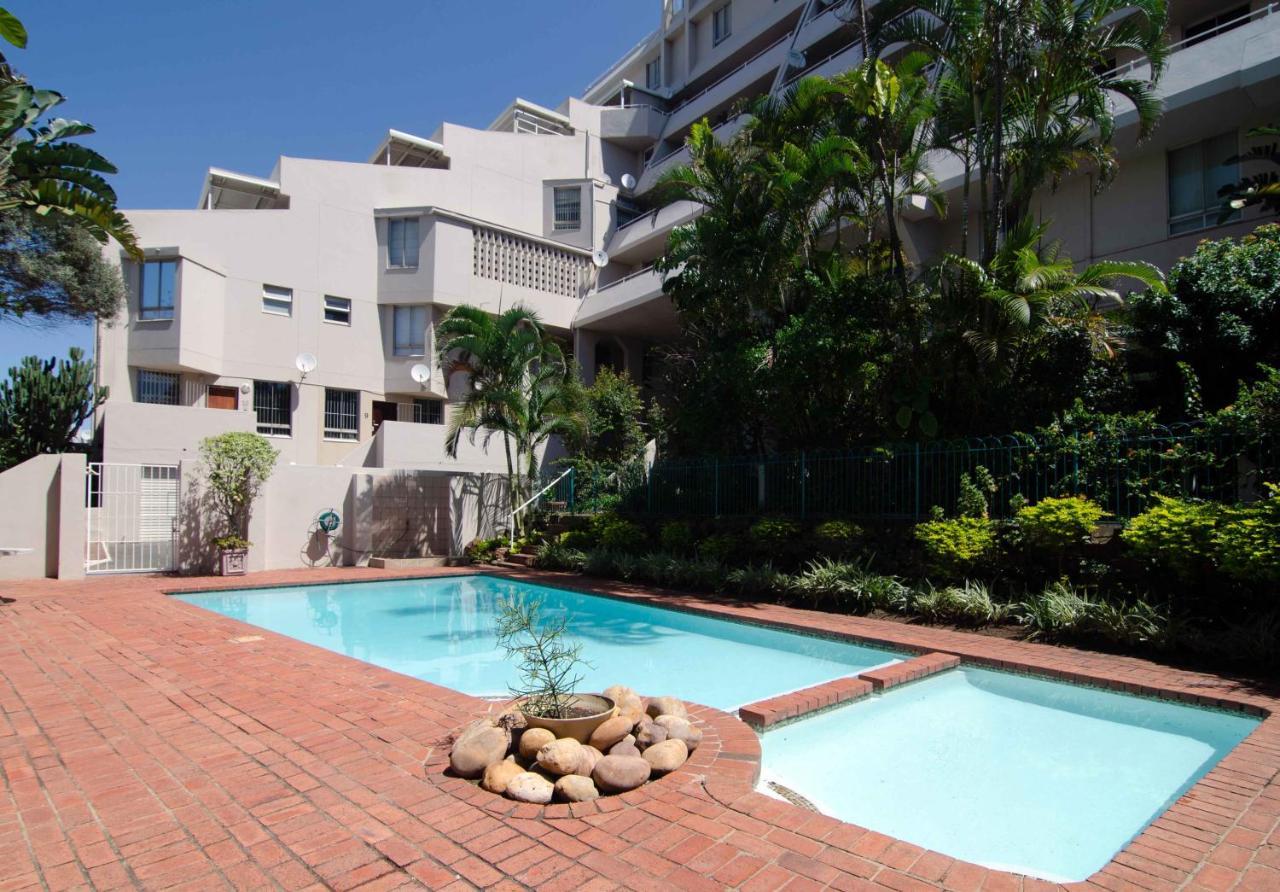 9 Ipanema Umhlanga 5 Sleeper Garden Unit Next To The Oyster Box Hotel Durban Exterior photo