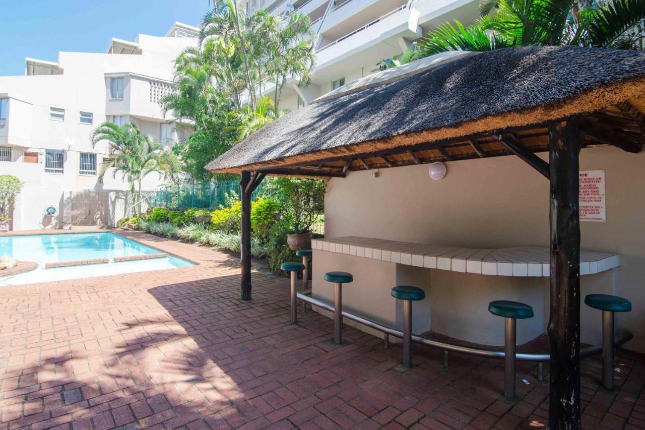 9 Ipanema Umhlanga 5 Sleeper Garden Unit Next To The Oyster Box Hotel Durban Exterior photo